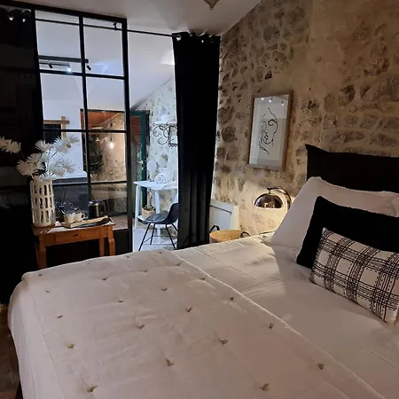 Le Patio De Sophie 3* Систерон